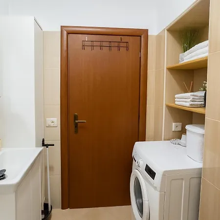Bellis Center Appartement Tirana