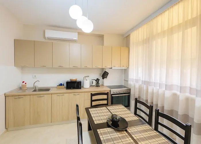 Lägenhet Bellis Center